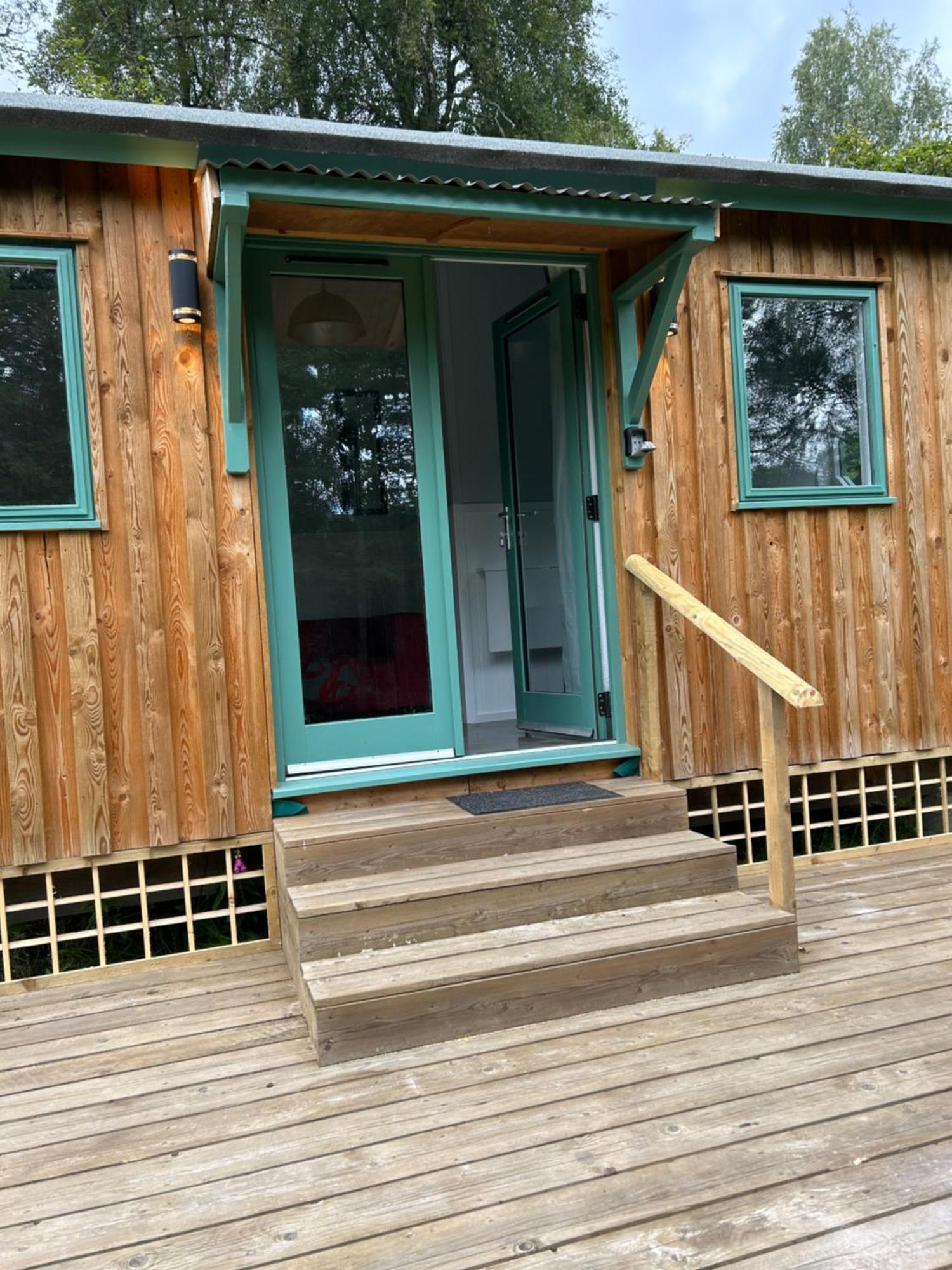 1Lochness Glam Lodges Инвернес Екстериор снимка
