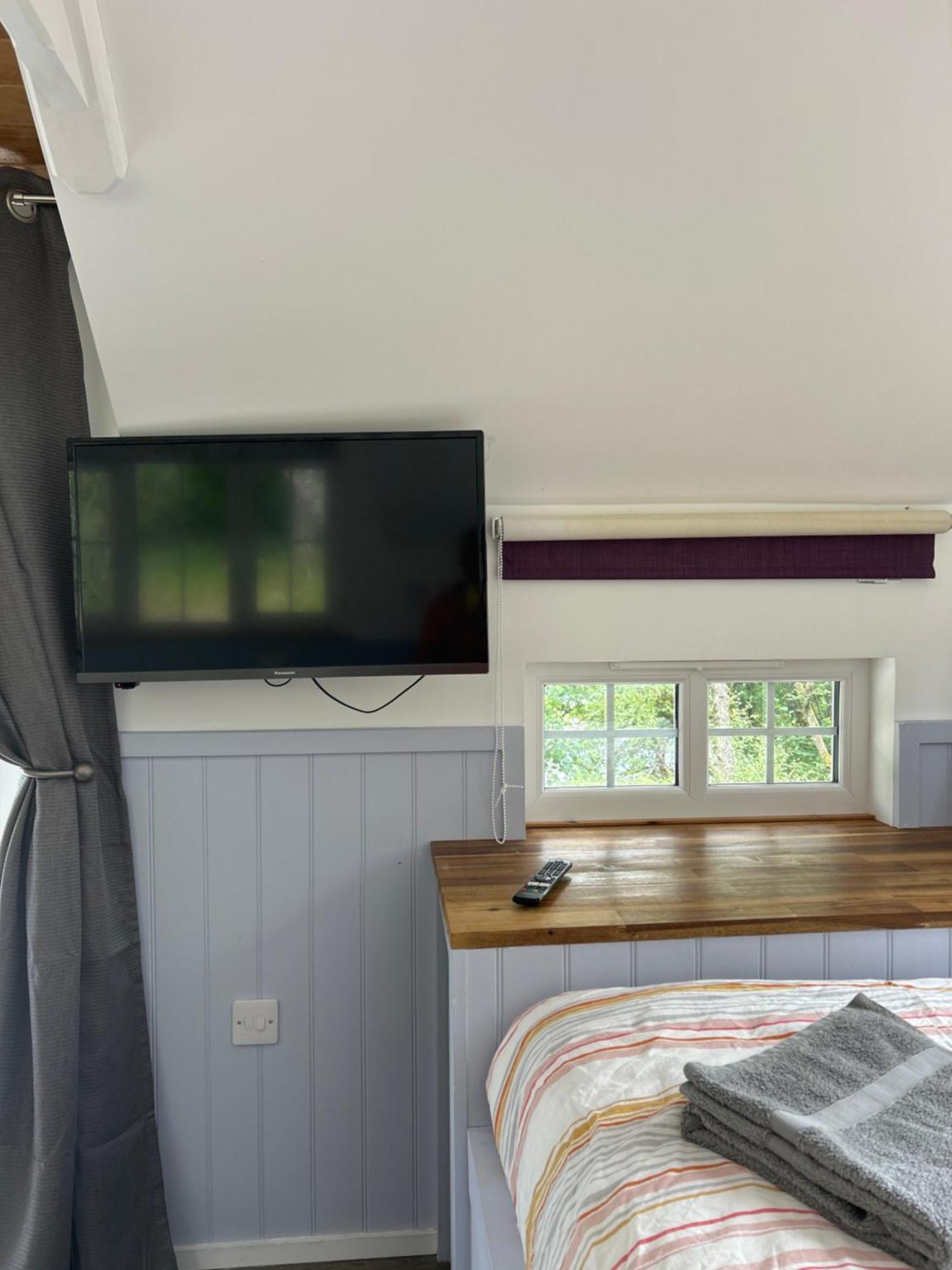 1Lochness Glam Lodges Инвернес Екстериор снимка